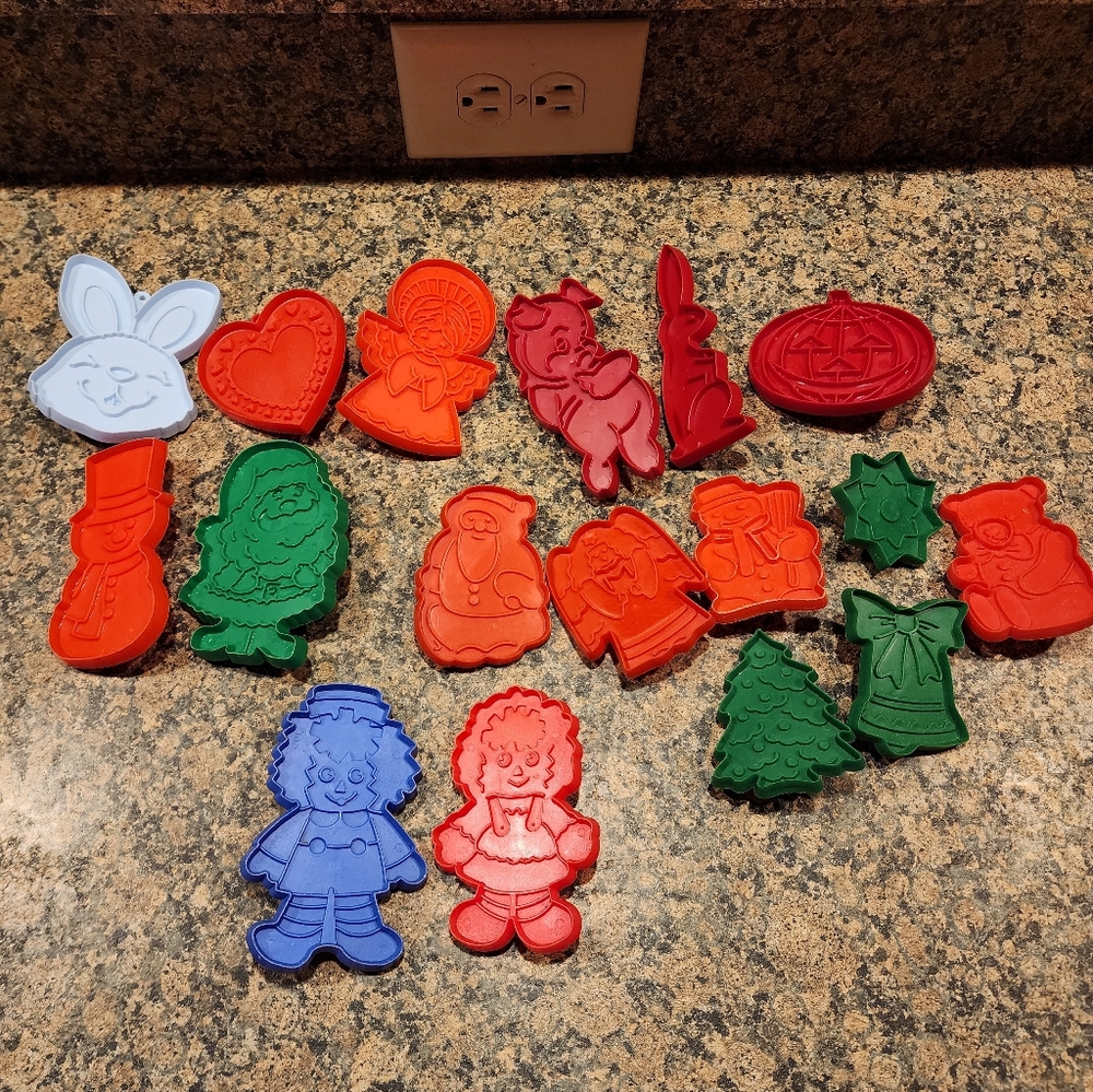 Assorted Holiday & Character Cookie Cutters - Set Of 17